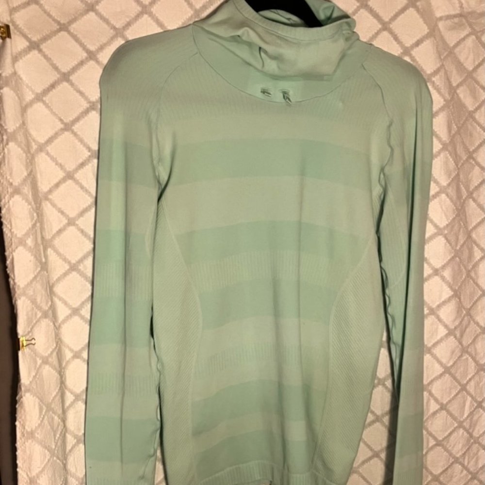 Brooks Small Lightweight Light Blue Pull-Over - image 1